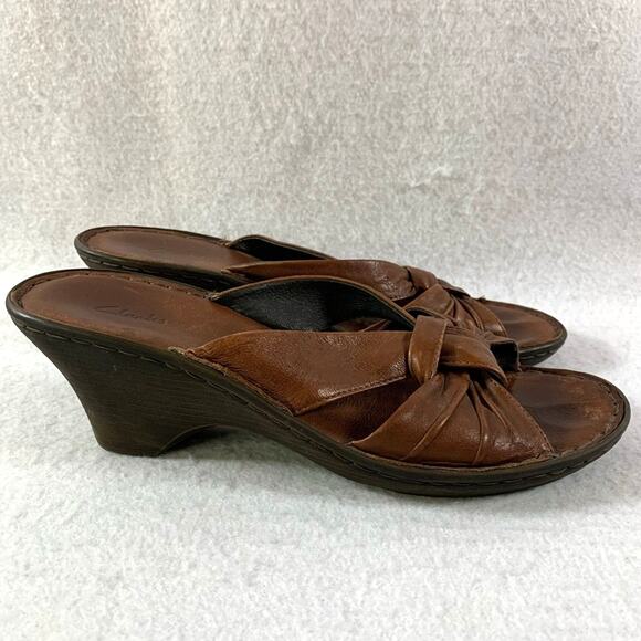 Clarks Womens Artisian Leather Sandal‎ Sz 10 B Brown Slip on Wedge - Picture 3 of 9